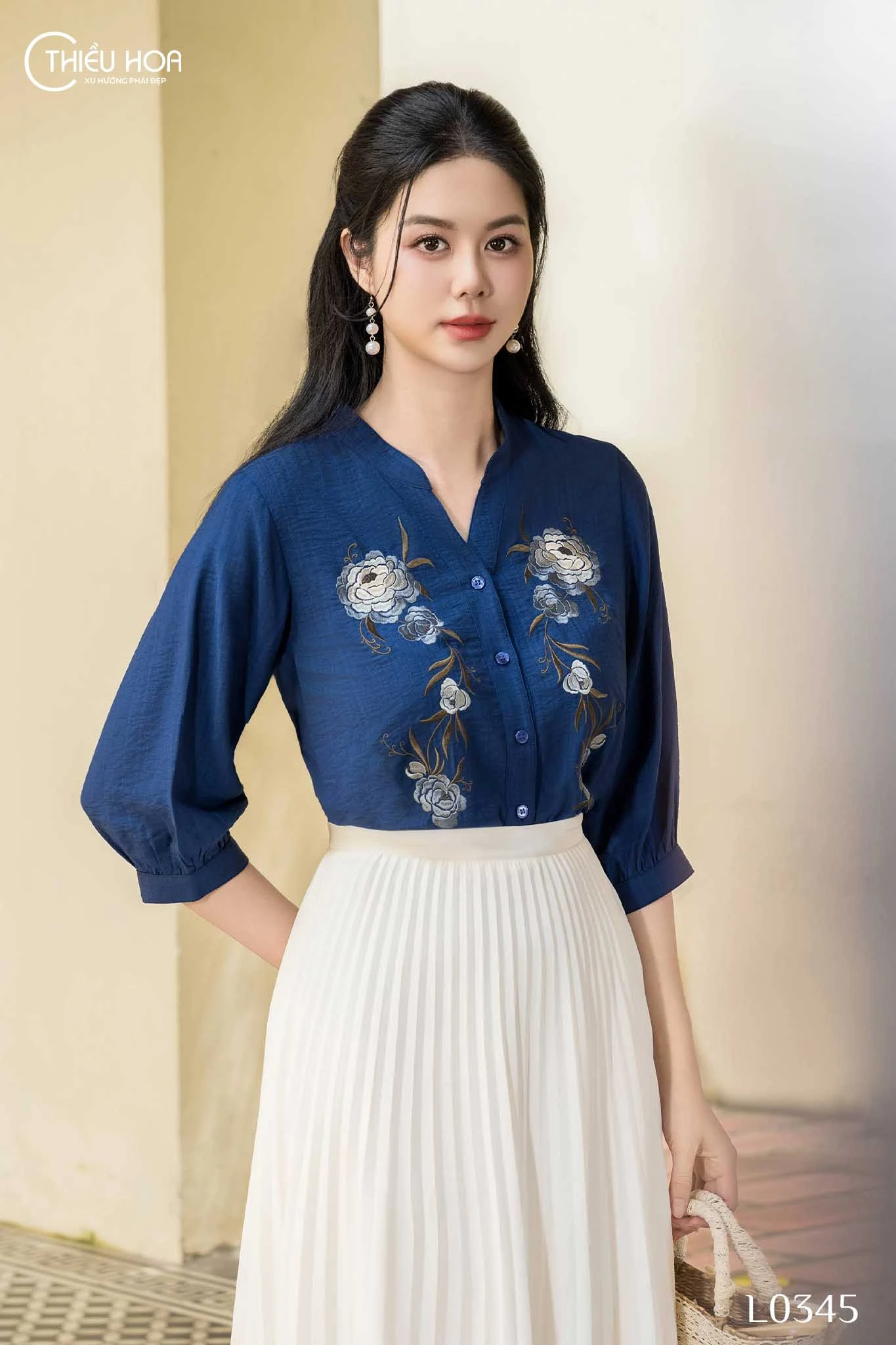 Áo sơ mi trung niên họa tiết cách tân