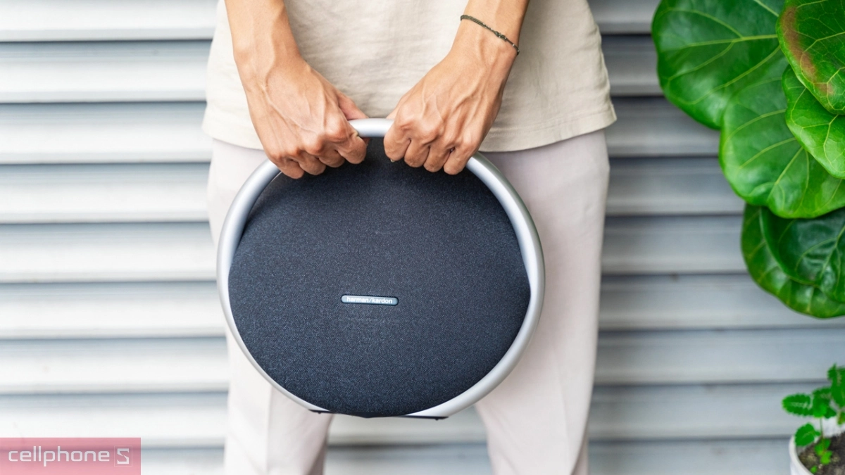 Loa Harman Kardon Aura
