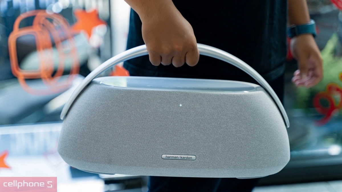 Harman Kardon Onyx Studio 8