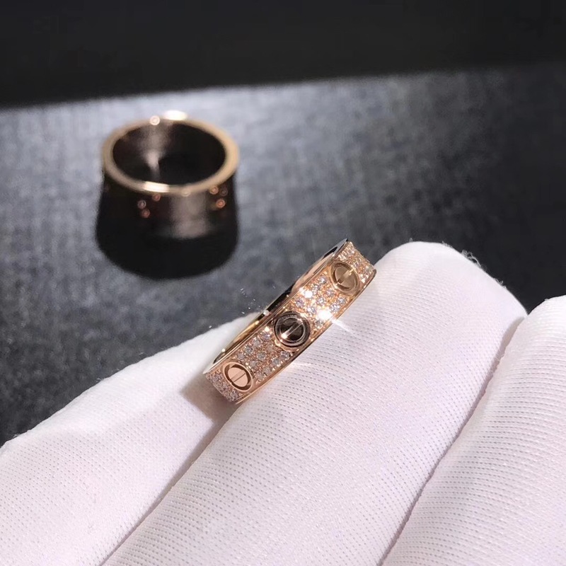 cap-nhan-cuoi-cartier-gia-bao-nhieu-nhung-yeu-to-anh-huong-den-muc-gia-hinh-3.jpg