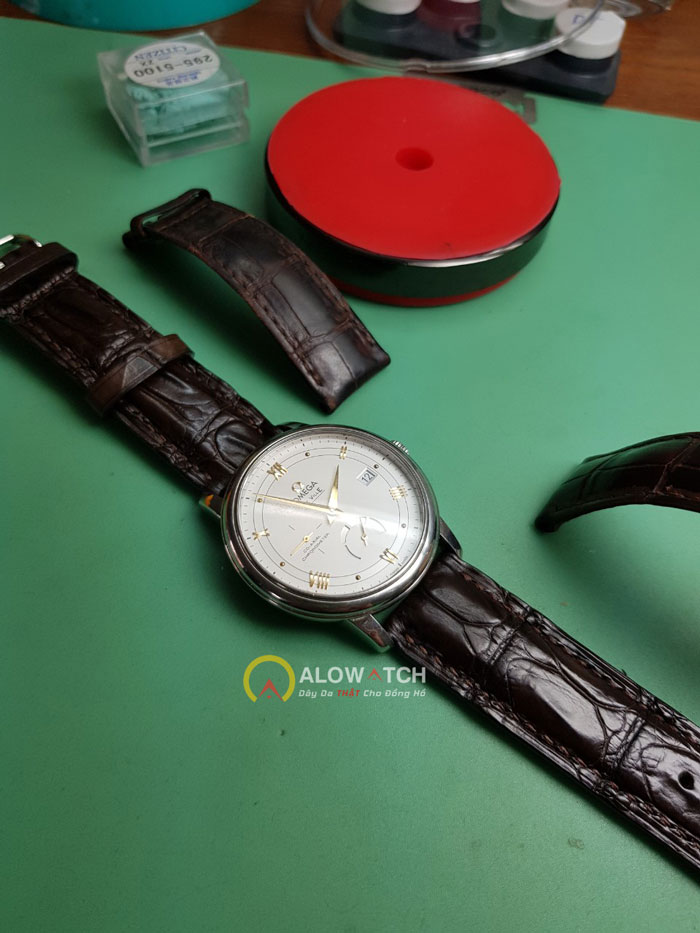 Thay dây đồng hồ Omega chuyên nghiệp tại Alowatch