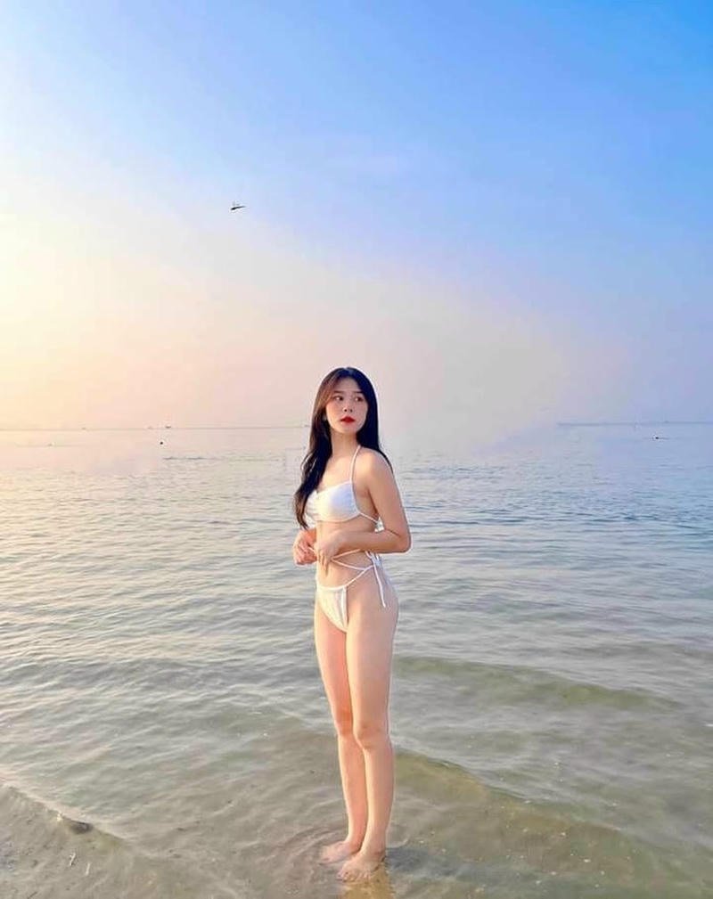 gái xinh douyin bikini hiện đại