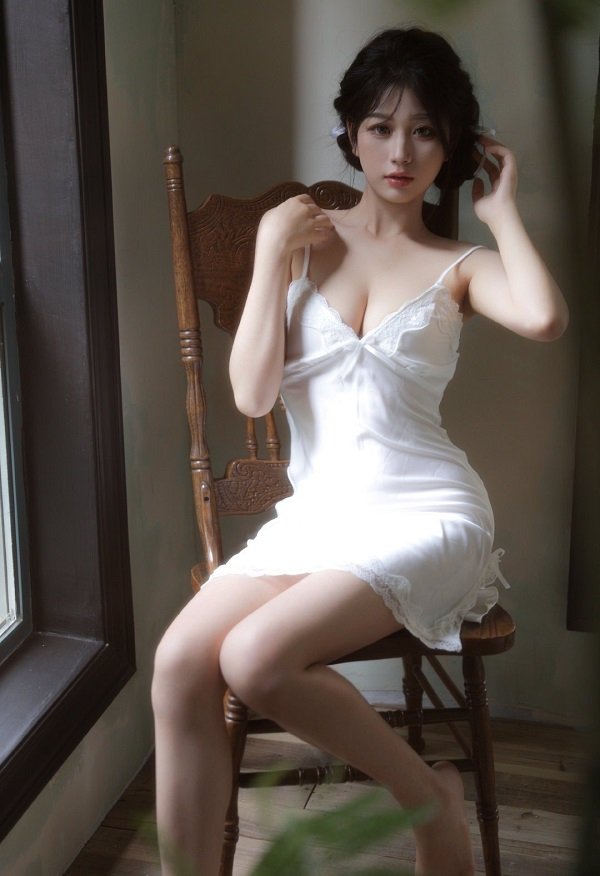 Gương mặt xinh xắn nổi bật trong ảnh đồ ngủ