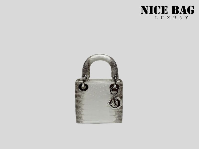 Dior Lady Mini Bag Da Cá Sấu Bạch Tạng thể hiện gu thẩm mỹ tinh tế bậc nhất