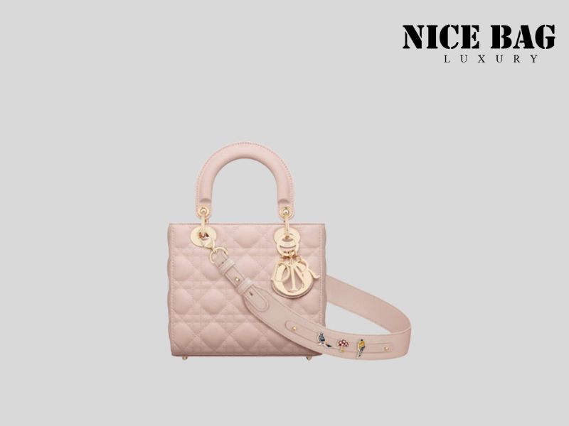 Small Lady Dior Powder Pink Cannage Lambskin mang đến sự sang trọng và quý phái