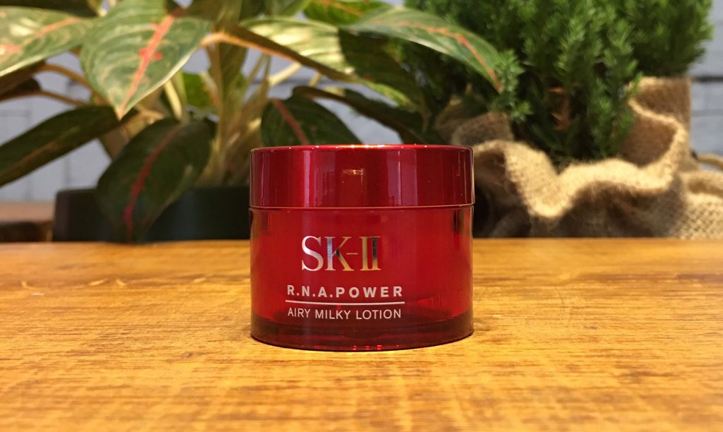 milky15 1 e1610885374496 1024x612 - Kem chống lão hóa cho da dầu SK-II RNA Power Airy Milky Lotion 15g