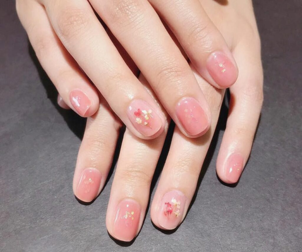 mẫu nail chụp ảnh cưới