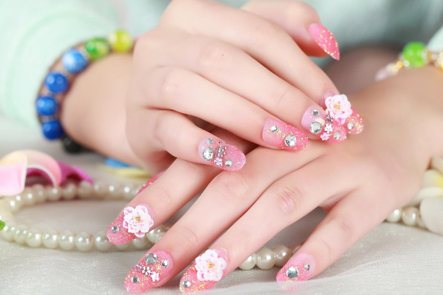 mẫu nail chụp ảnh cưới
