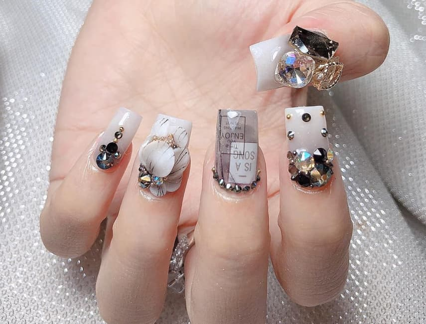 mẫu nail chụp ảnh cưới