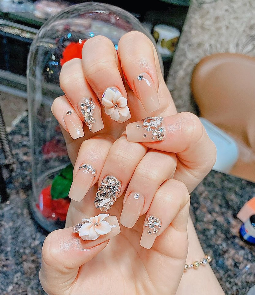 mẫu nail chụp ảnh cưới
