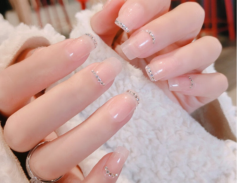 mẫu nail chụp ảnh cưới