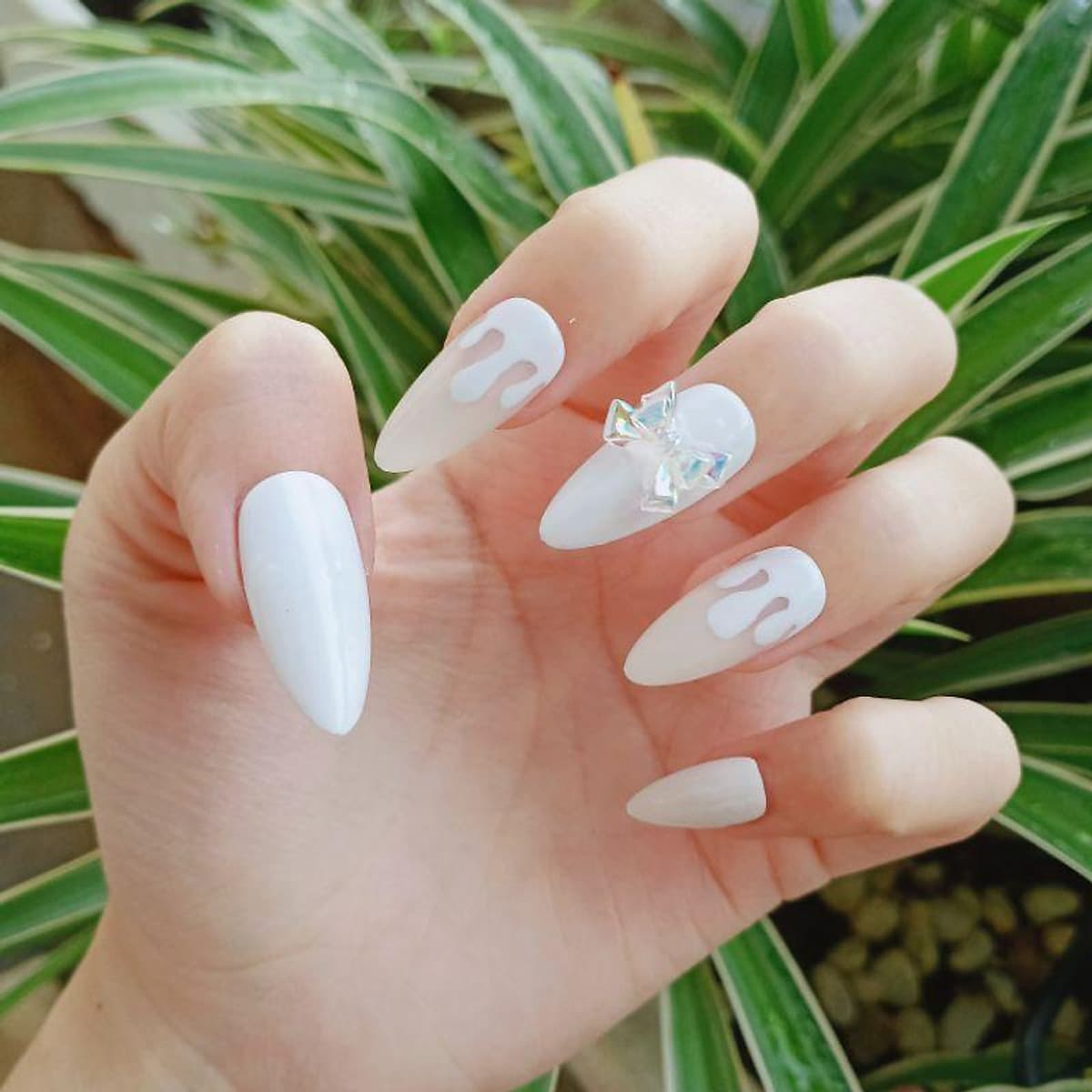 mẫu nail chụp ảnh cưới