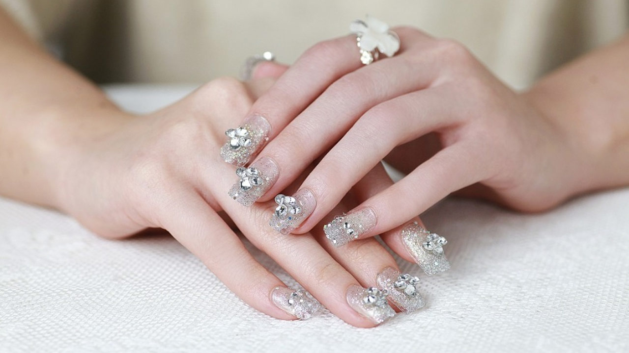 mẫu nail chụp ảnh cưới