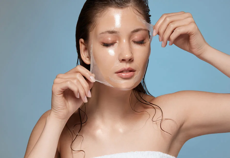 Lột da hóa học giúp làm mờ sẹo rỗ và kích thích sự hình thành của tế bào mới 