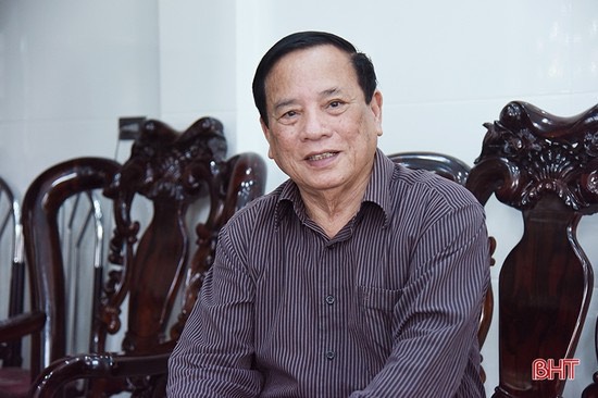 Quà tặng mừng thọ ông- tranh chân dung thiết kết theo yêu cầu
