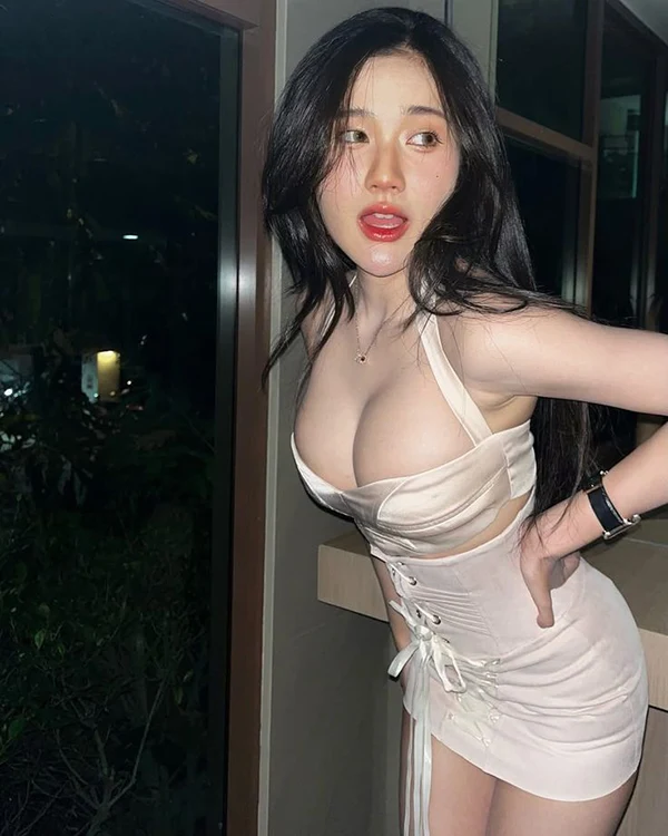 Ảnh gái hở hang quyến rũ