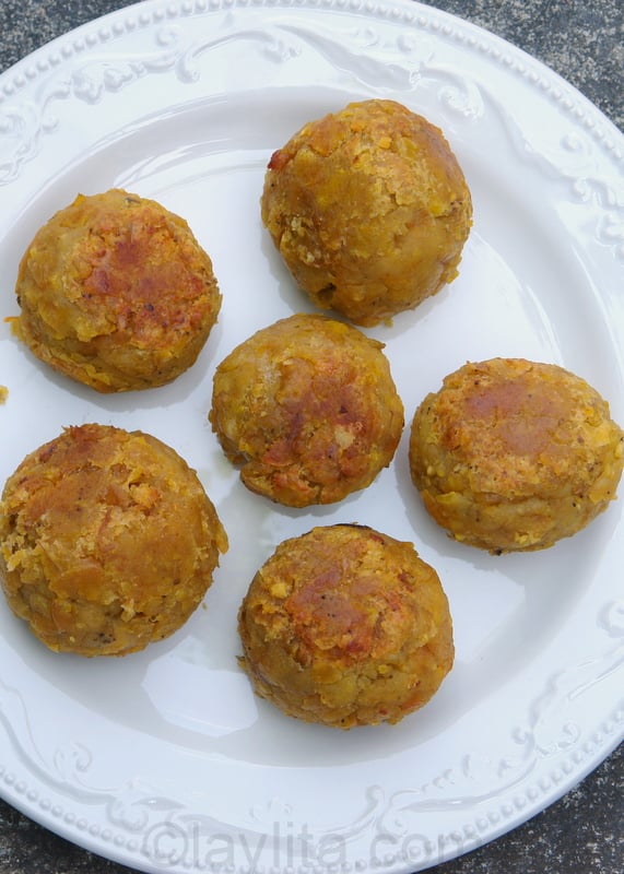 Bolon de verde: Ecuadorian mashed green plantain dumpling balls with cheese