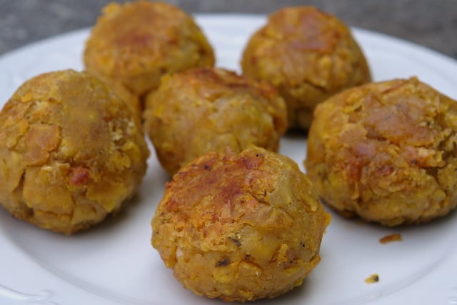Bolon de verde: Ecuadorian mashed green plantain dumpling balls with cheese