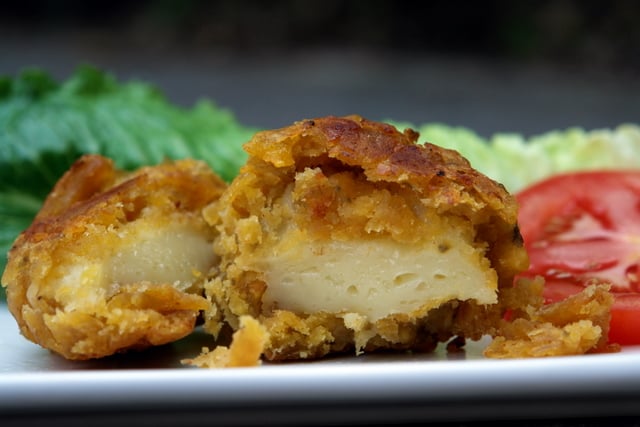 Bolon de verde: Ecuadorian mashed green plantain dumpling balls with cheese