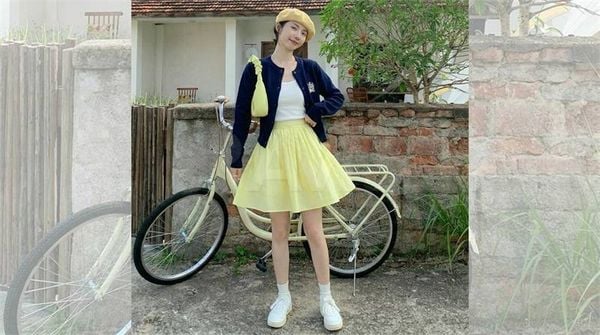 Phối đồ với chân váy chữ A ngắn - áo tank top