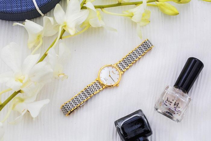 Đồng hồ Ogival Ultra Thin siêu mỏng món đồ trang sức lịch sự, sang trọng.