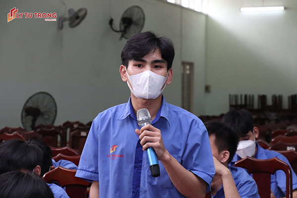 Đồng phục trường Cao đẳng Lý Tự Trọng