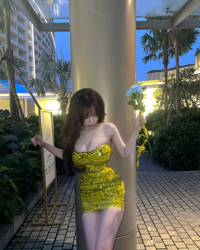 Ảnh gái xinh múp mang vibe dễ thương, tích cực