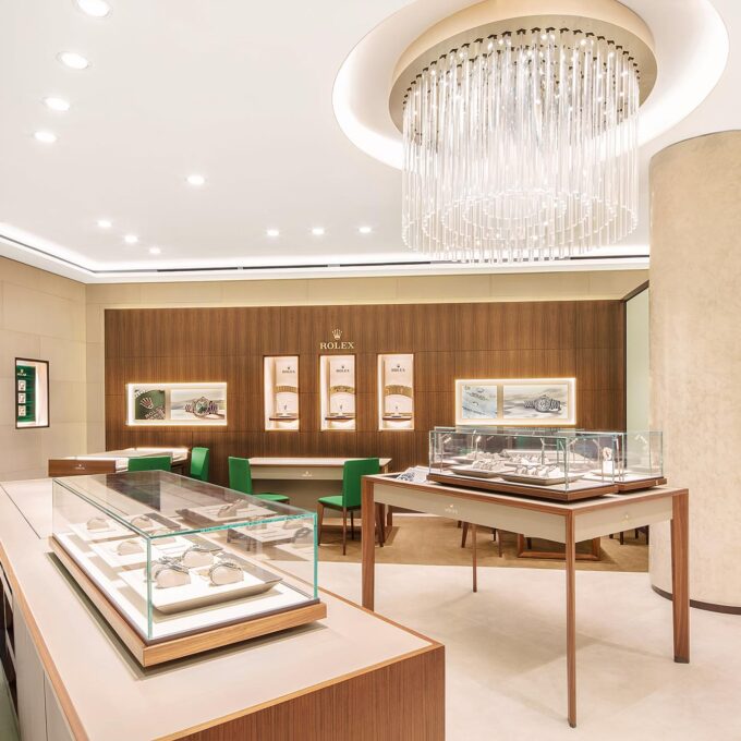 Có thể mua Rolex chính hãng tại đại lý chính thức được thông tin trên website hãng