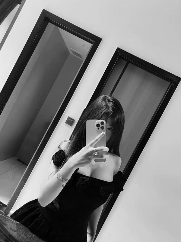 hinh anh gai xinh chup dang che mat 24