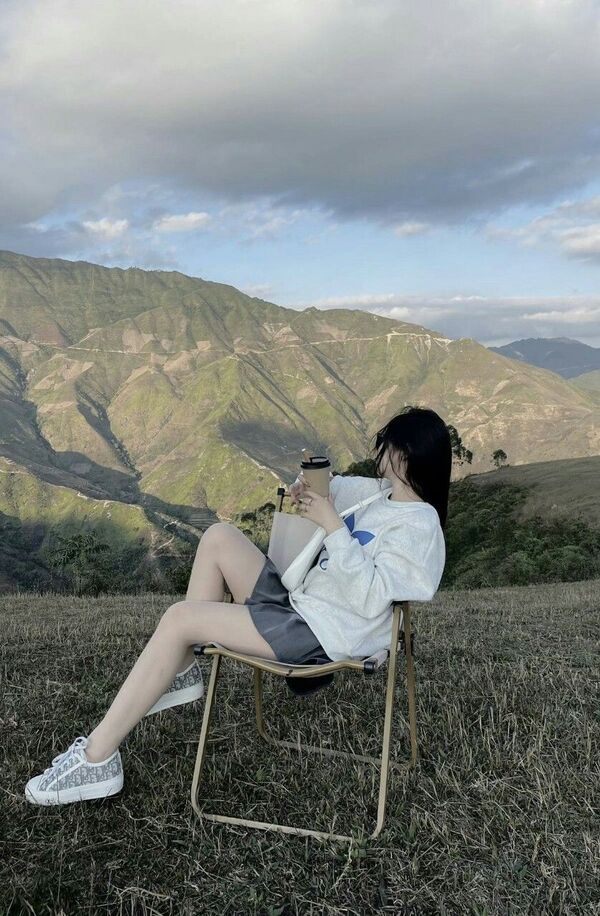 hinh anh gai xinh chup dang che mat 34