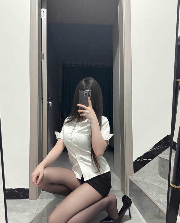 ảnh gái xinh che mặt 30