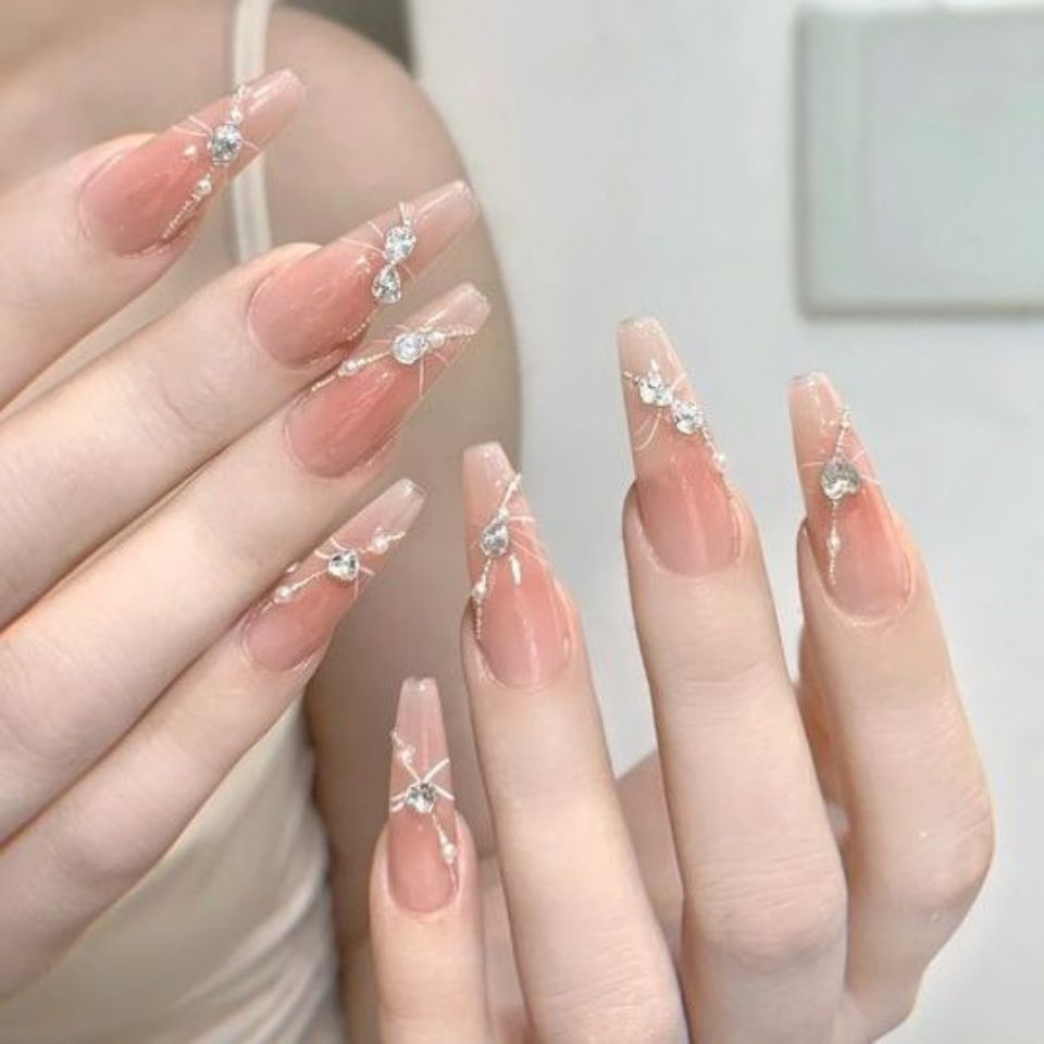 mẫu nail màu hồng thạch đẹp