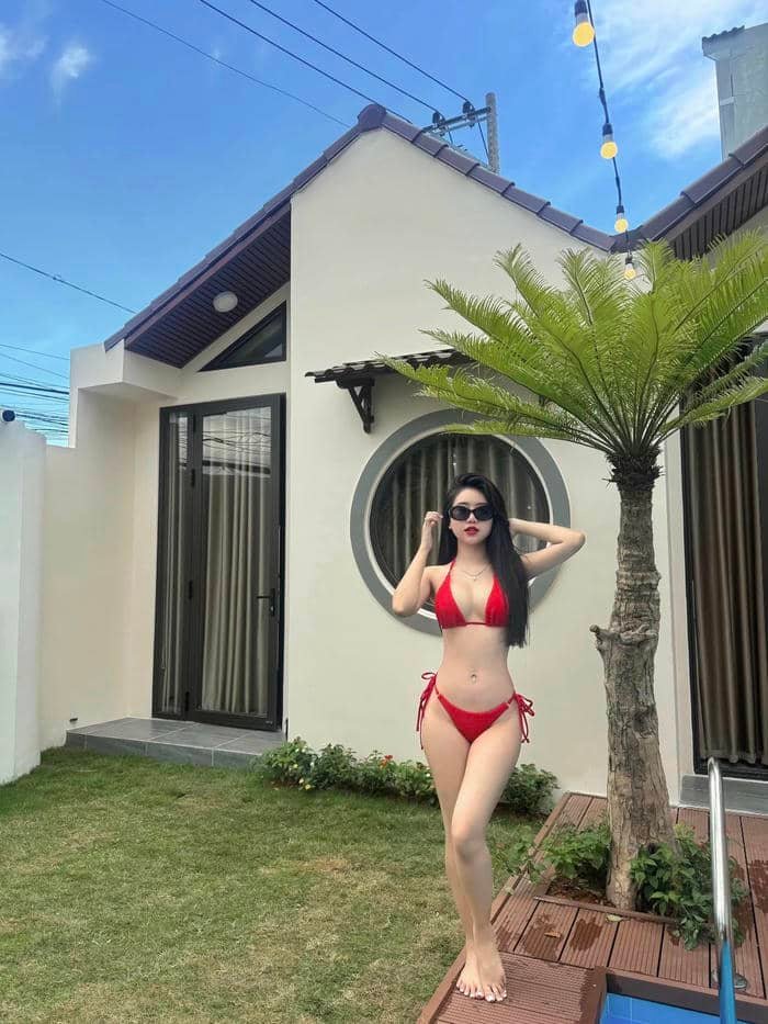 bộ ảnh Lê Kim Loan bikini gợi cảm tự tin đầy cá tính