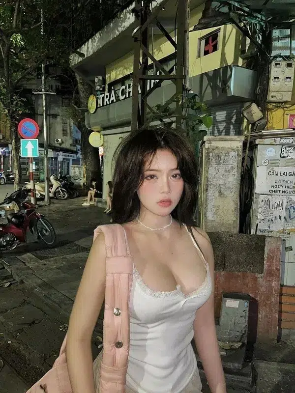 Bộ hình ảnh gái xinh gợi cảm, đôi gò bồng đảo căng tràn sức sống