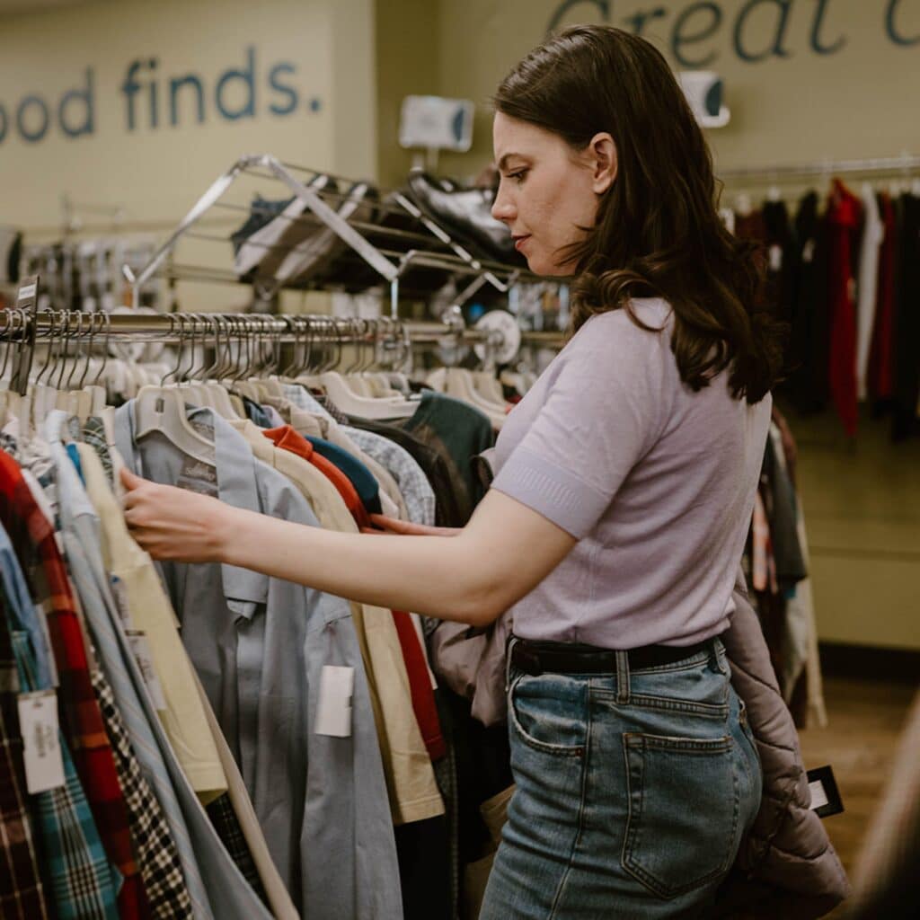 Minimalist Clothing: Everything You Need to Know to Build a Mindful Wardrobe