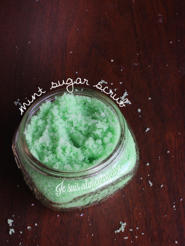 #DIY Mint Sugar Scrub - Jojoba and Coconut oil are great for nourishing the skin while you exfoliate! Makes a great gift =)
