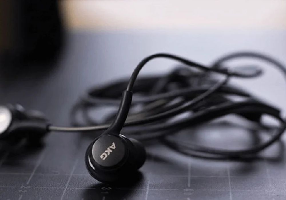 Mẫu tai nghe có dây Samsung EO - IC 100