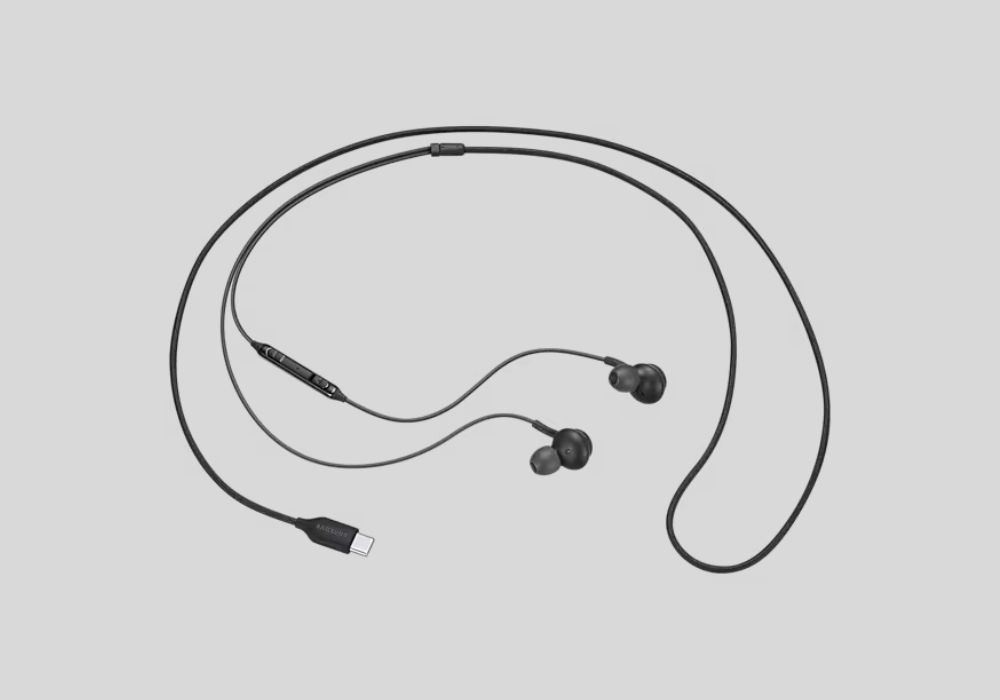 Tai nghe có dây Samsung EO - IC 100 được trang bị công nghệ âm thanh AKG