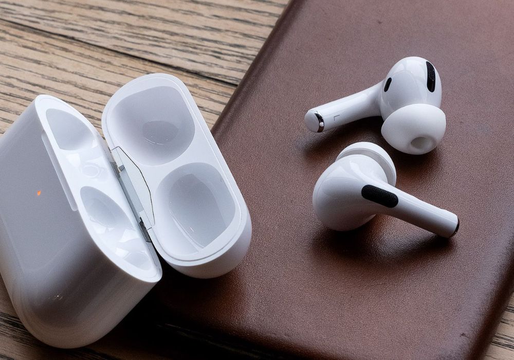 Tai nghe và hộp đựng Apple AirPods Pro 2021 Magsafe