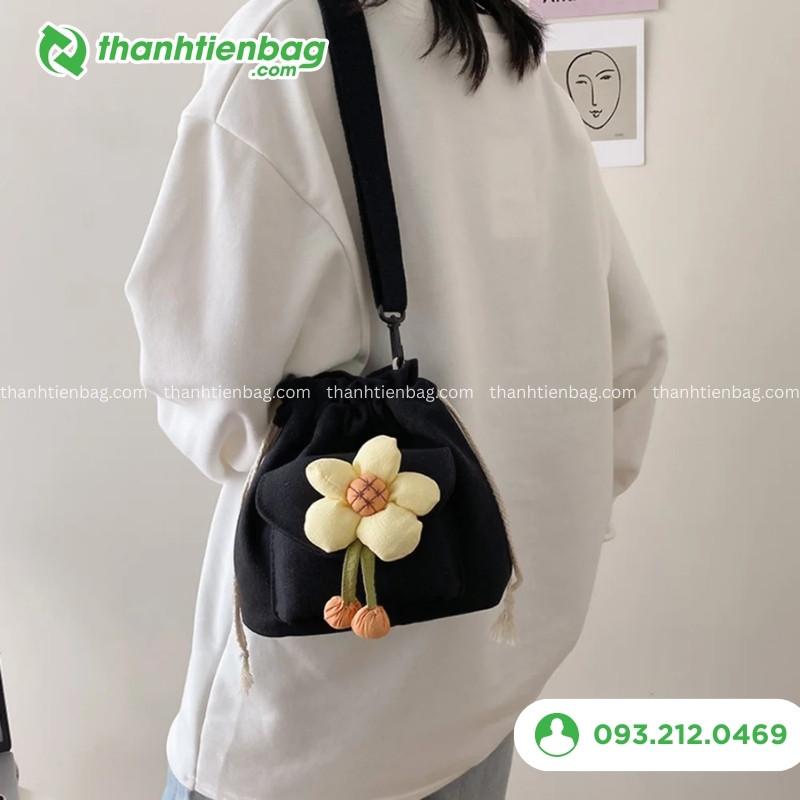 túi đeo chéo vải canvas thiết kế phối hoa