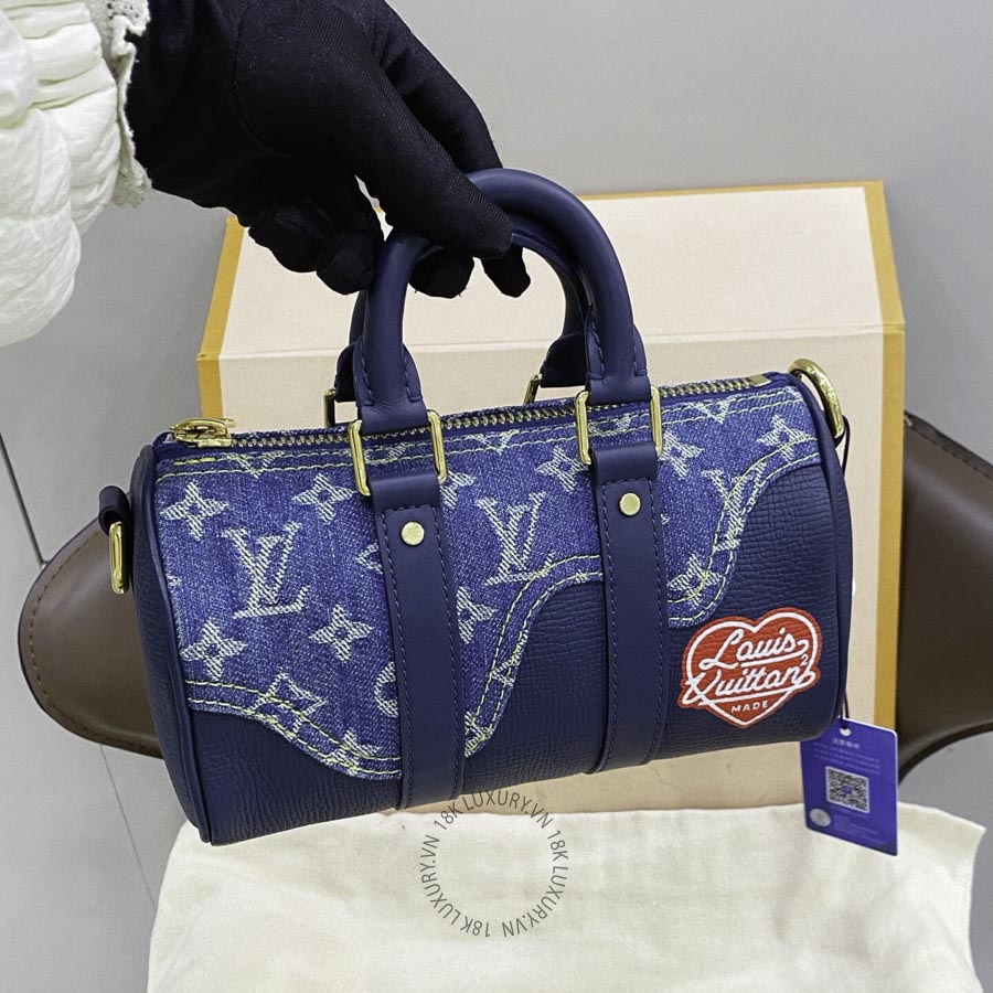 Phiên bản túi LV xanh được ra đời từ màn hợp tác giữa cố Giám đốc sáng tạo Virgil Abloh và nhà thiết kế Nhật Bản Nigo